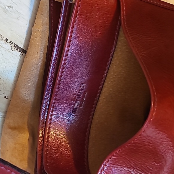 Genuine Red Leather Crossbody Bag/Purse - Picture 9 of 12